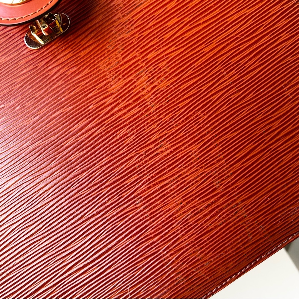 Louis Vuitton Vintage Capucines - Picture 14 of 17